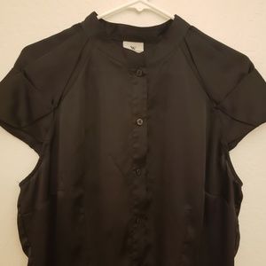 Black Short Sleeve Buttoned Blouse